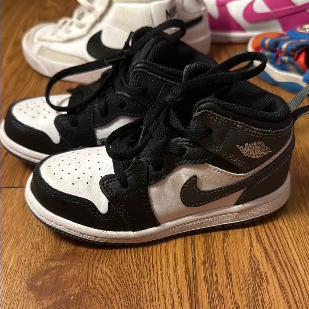 Nike Black and White Sneakers High-Top Leather Toddler Nike/Jordan
